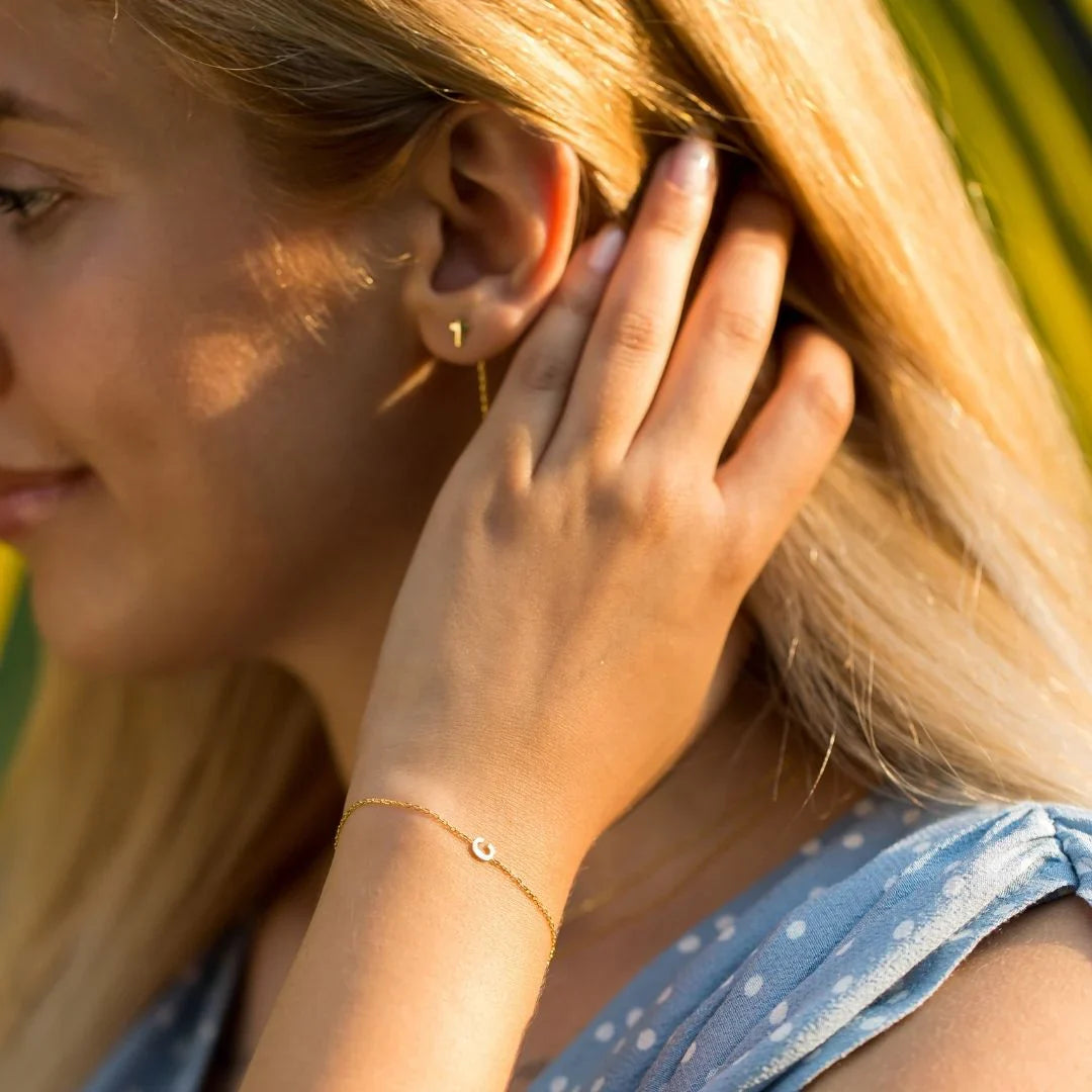 Pulseira de Iniciais Laterais Personalizada