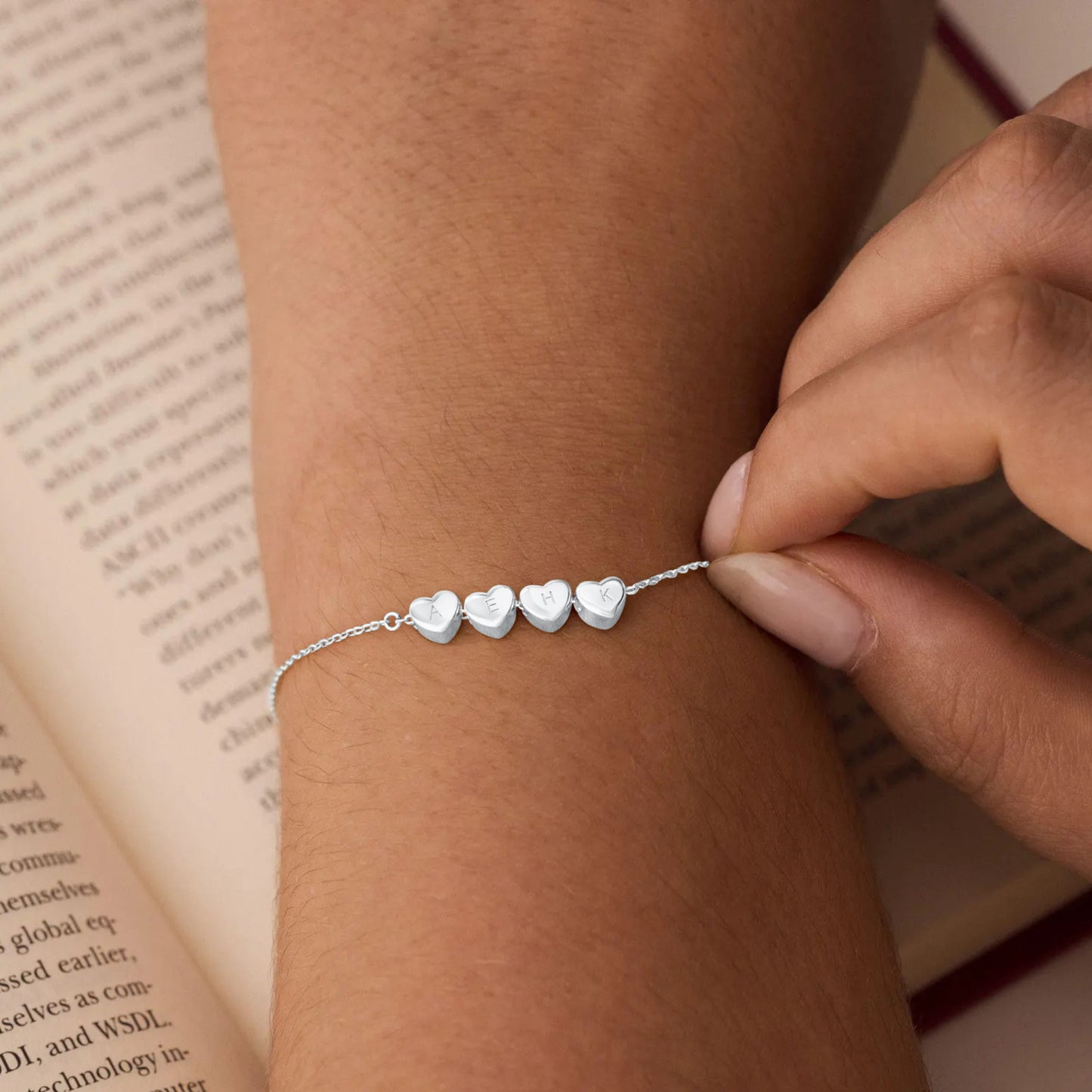 Pulseira em Coração com Inicial Personalizada